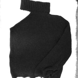 One sleeve turtle neck sweater